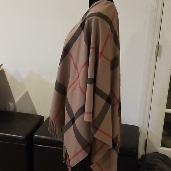 New Jessica McClintock Plaid Woven Ruana - Picture 5 of 7